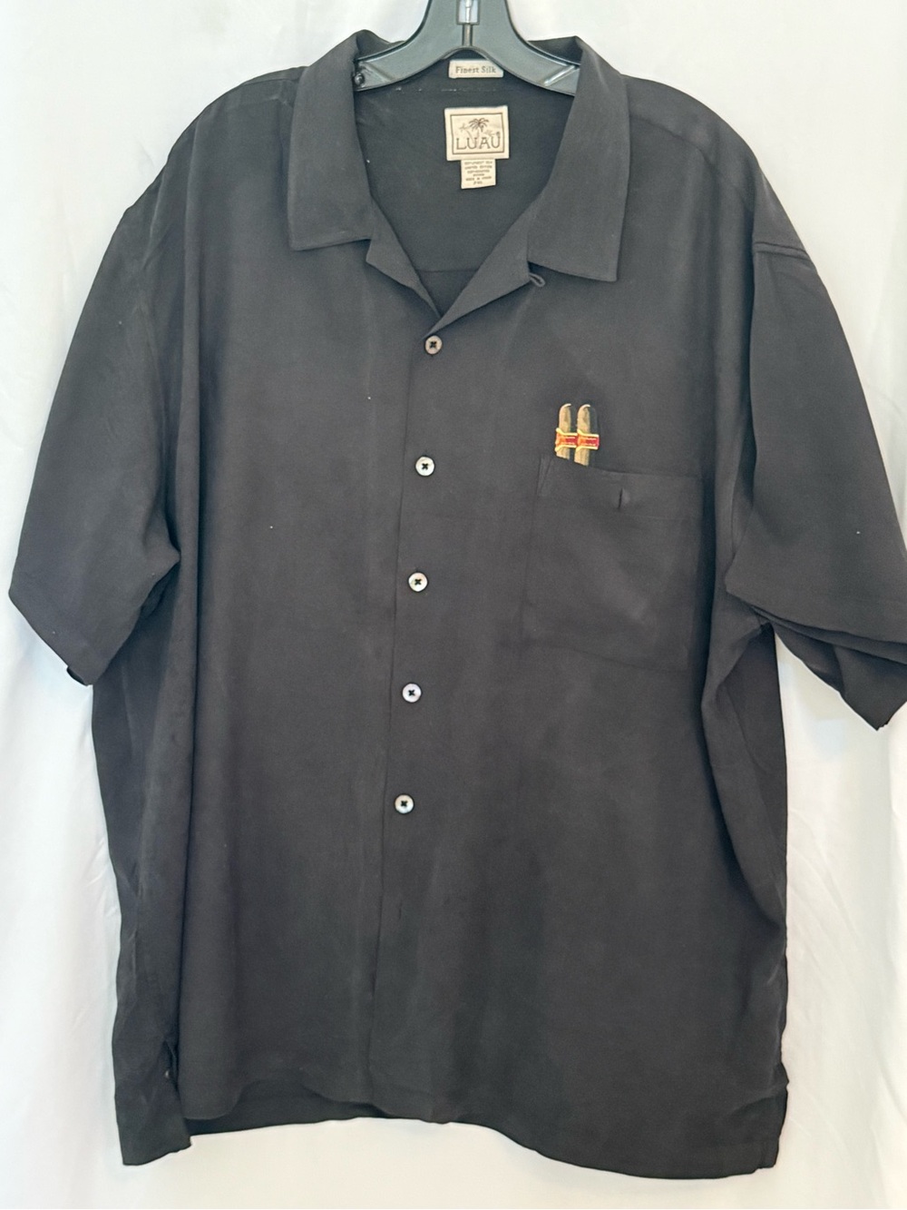 Luau Men’s Black Short-Sleeve Casual Button-Down Shirt